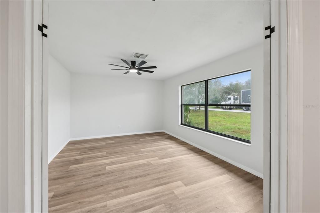 Active With Contract: $249,900 (3 beds, 2 baths, 1402 Square Feet)