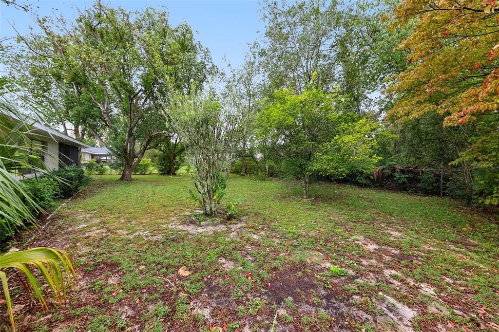 Active With Contract: $249,900 (3 beds, 2 baths, 1402 Square Feet)