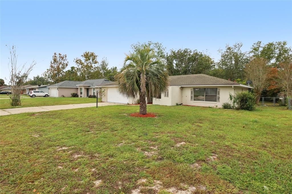 Active With Contract: $249,900 (3 beds, 2 baths, 1402 Square Feet)
