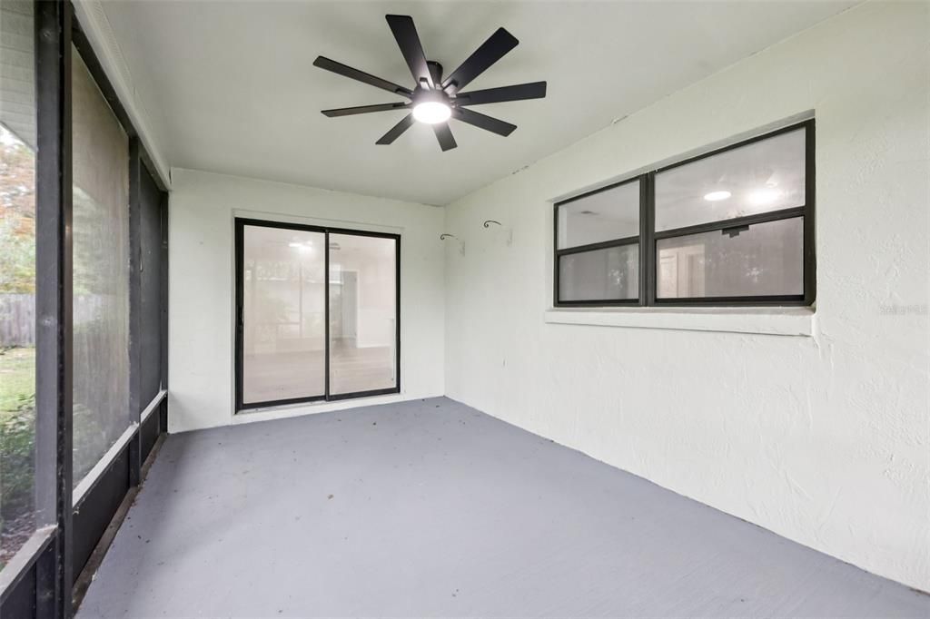 Active With Contract: $249,900 (3 beds, 2 baths, 1402 Square Feet)