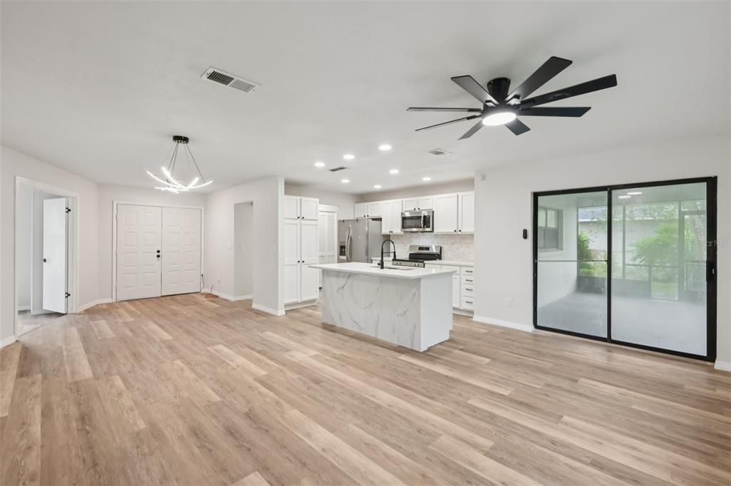 Active With Contract: $249,900 (3 beds, 2 baths, 1402 Square Feet)