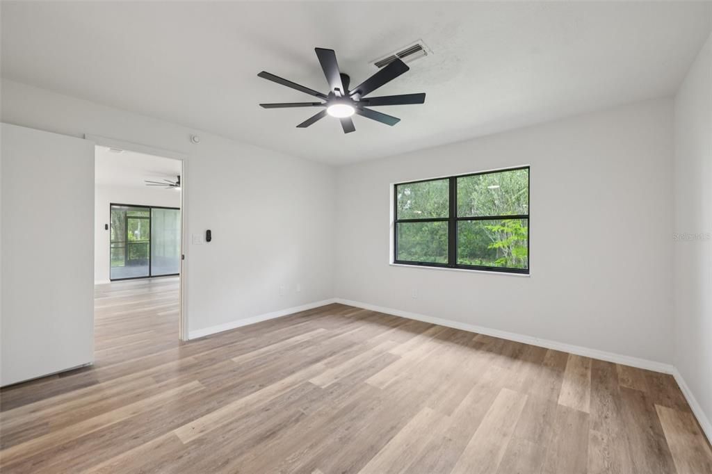 Active With Contract: $249,900 (3 beds, 2 baths, 1402 Square Feet)