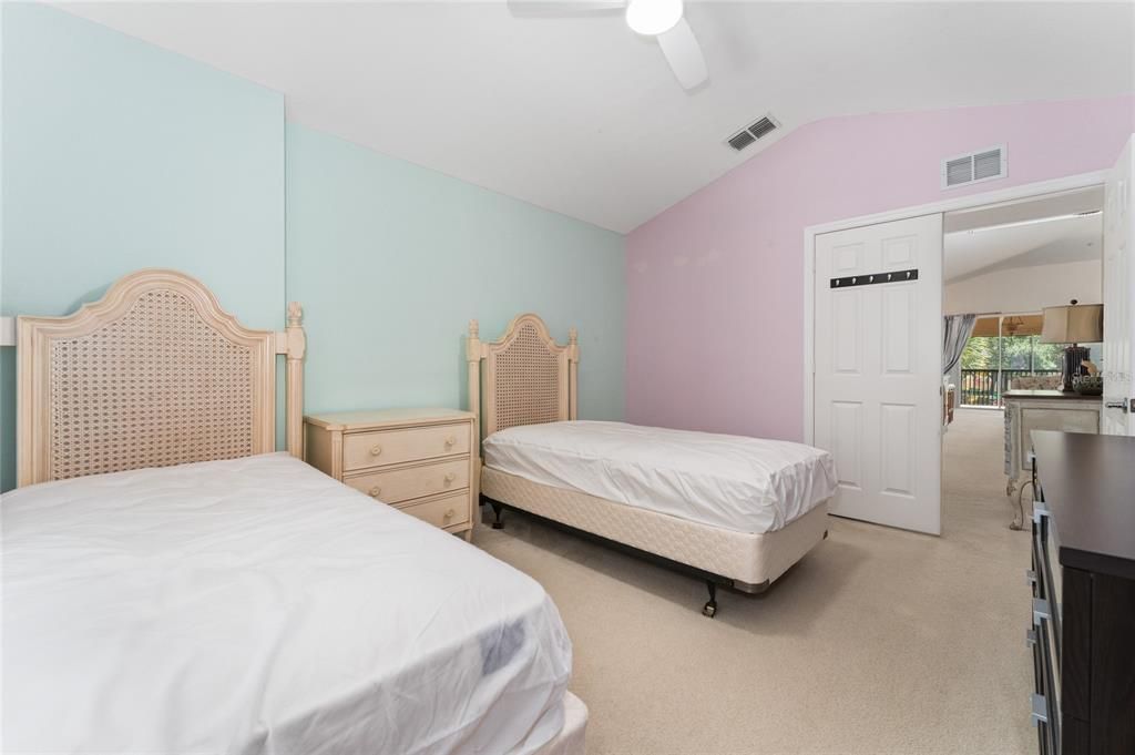 For Sale: $325,000 (3 beds, 2 baths, 1797 Square Feet)