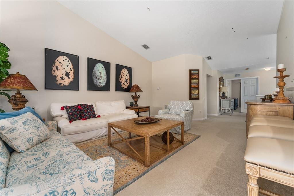 For Sale: $325,000 (3 beds, 2 baths, 1797 Square Feet)