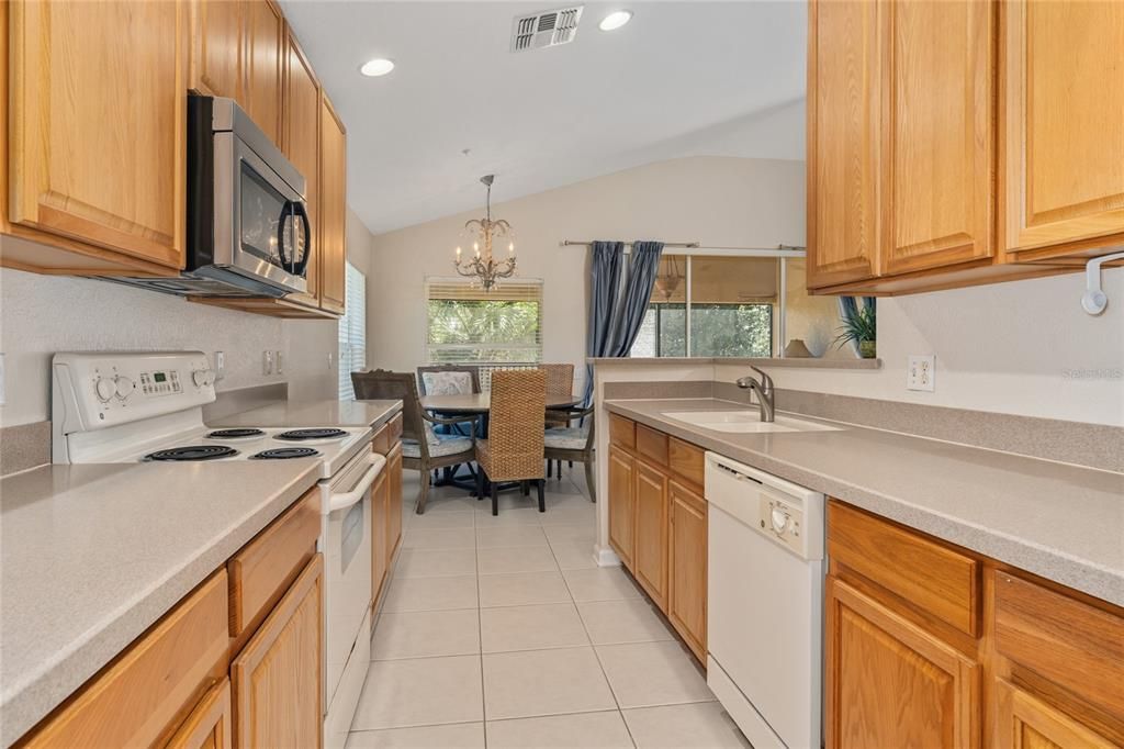 For Sale: $325,000 (3 beds, 2 baths, 1797 Square Feet)