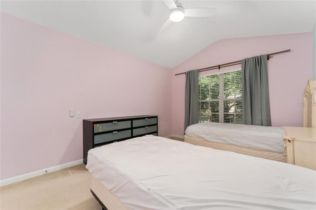 For Sale: $325,000 (3 beds, 2 baths, 1797 Square Feet)