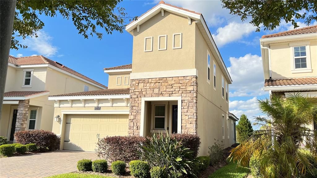 For Rent: $2,500 (3 beds, 2 baths, 1950 Square Feet)