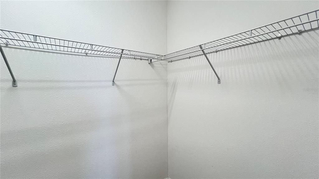 For Rent: $2,500 (3 beds, 2 baths, 1950 Square Feet)