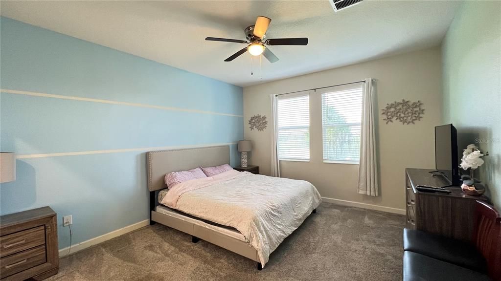 For Rent: $2,500 (3 beds, 2 baths, 1950 Square Feet)