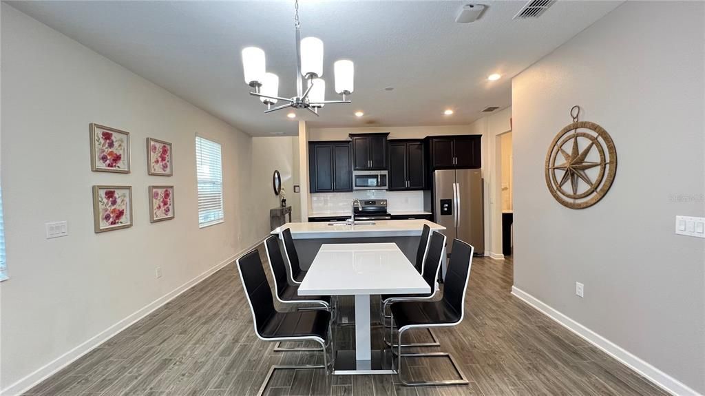 For Rent: $2,500 (3 beds, 2 baths, 1950 Square Feet)