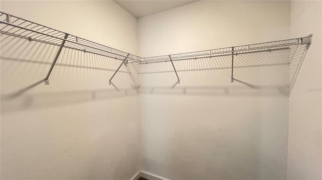 For Rent: $2,500 (3 beds, 2 baths, 1950 Square Feet)