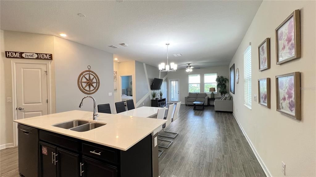 For Rent: $2,500 (3 beds, 2 baths, 1950 Square Feet)