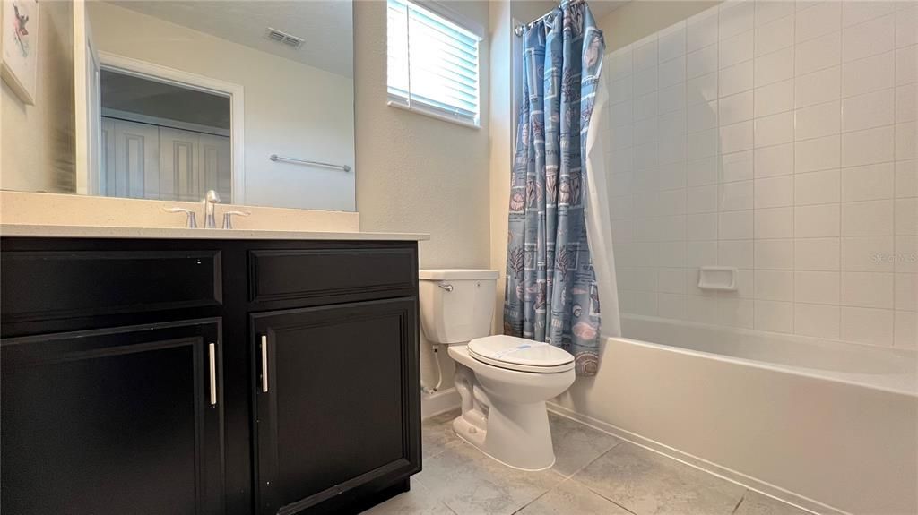 For Rent: $2,500 (3 beds, 2 baths, 1950 Square Feet)