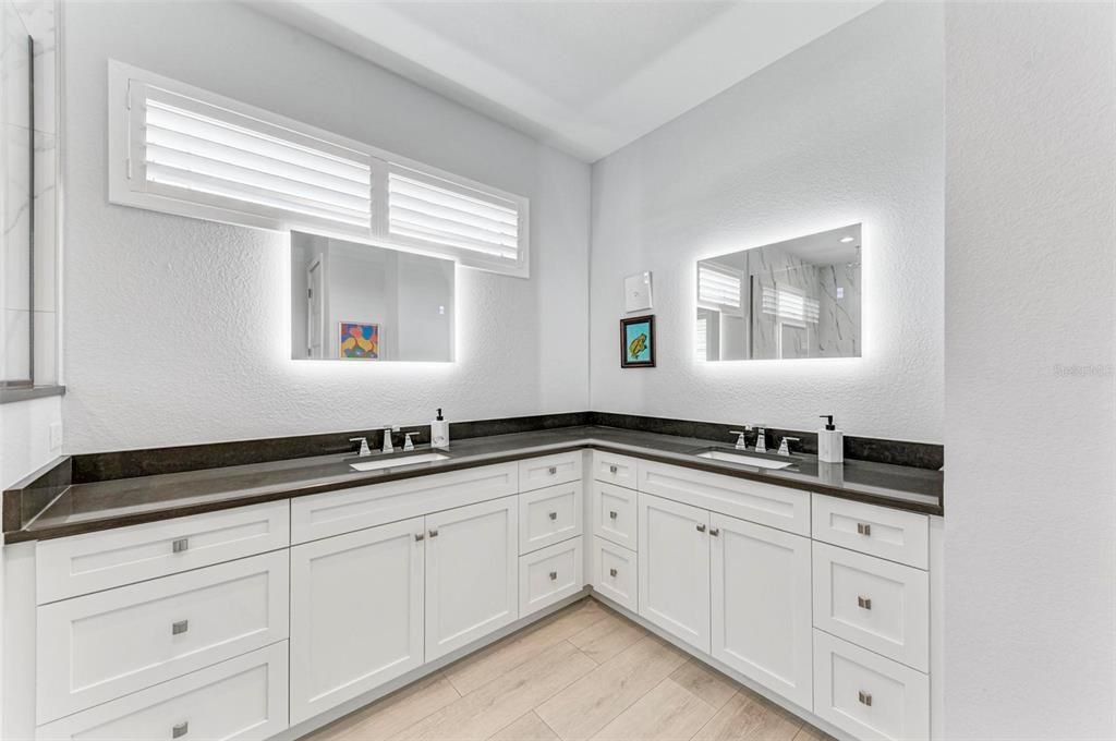 For Sale: $1,149,900 (3 beds, 2 baths, 2159 Square Feet)