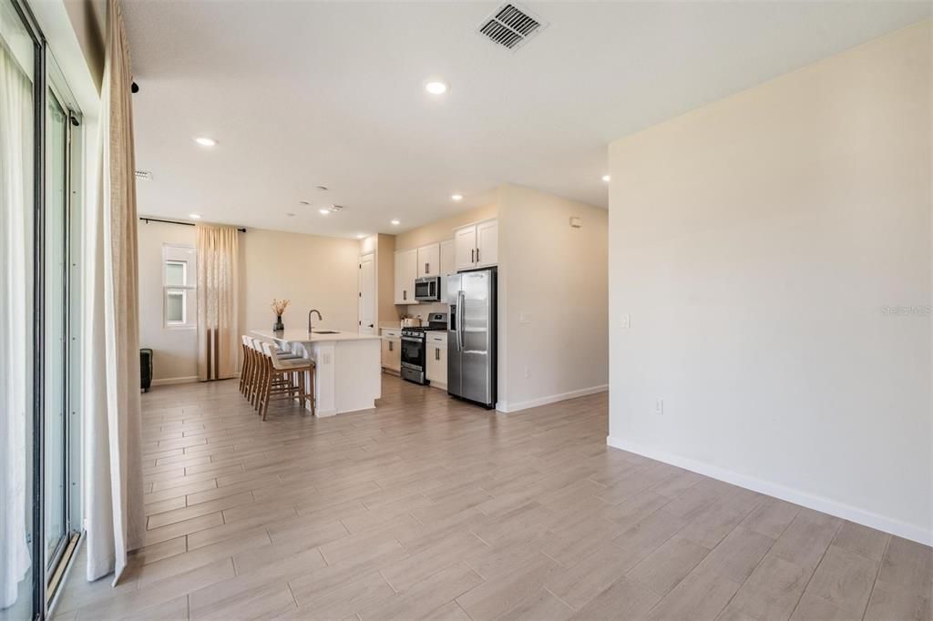 For Sale: $475,000 (4 beds, 3 baths, 2250 Square Feet)