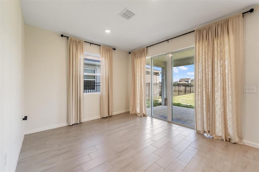 For Sale: $475,000 (4 beds, 3 baths, 2250 Square Feet)