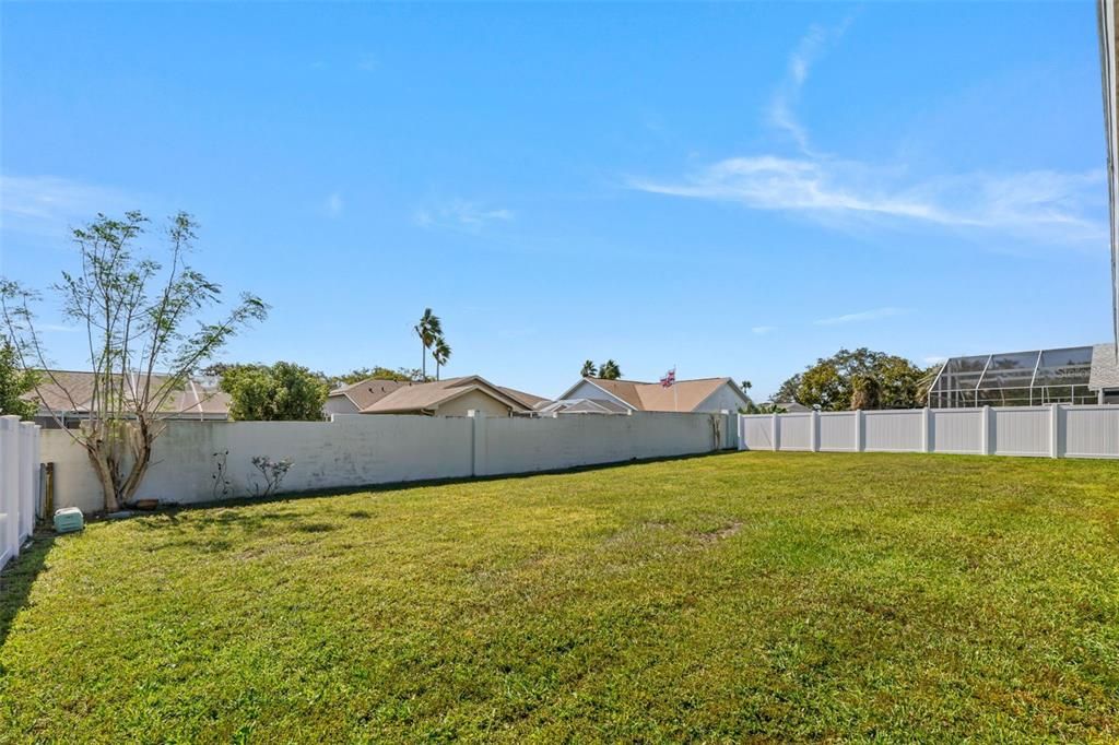 合同活跃: $369,900 (4 贝兹, 2 浴室, 2255 平方英尺)