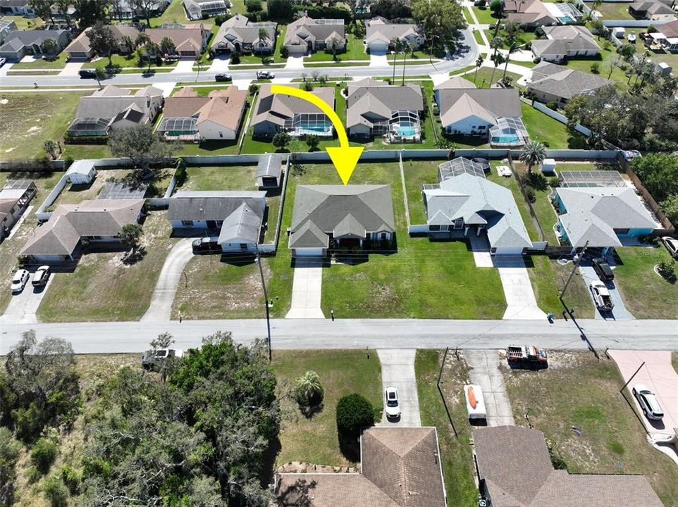 合同活跃: $369,900 (4 贝兹, 2 浴室, 2255 平方英尺)