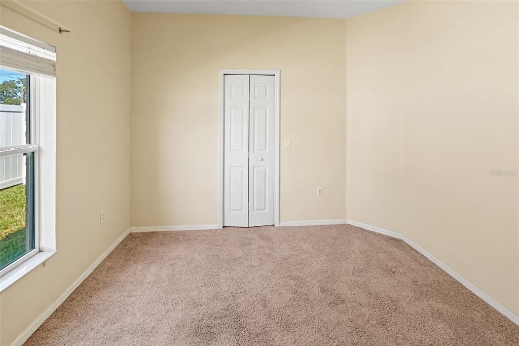 合同活跃: $369,900 (4 贝兹, 2 浴室, 2255 平方英尺)