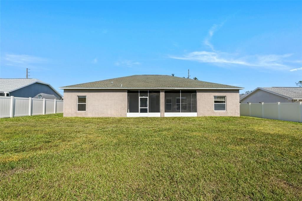 合同活跃: $369,900 (4 贝兹, 2 浴室, 2255 平方英尺)