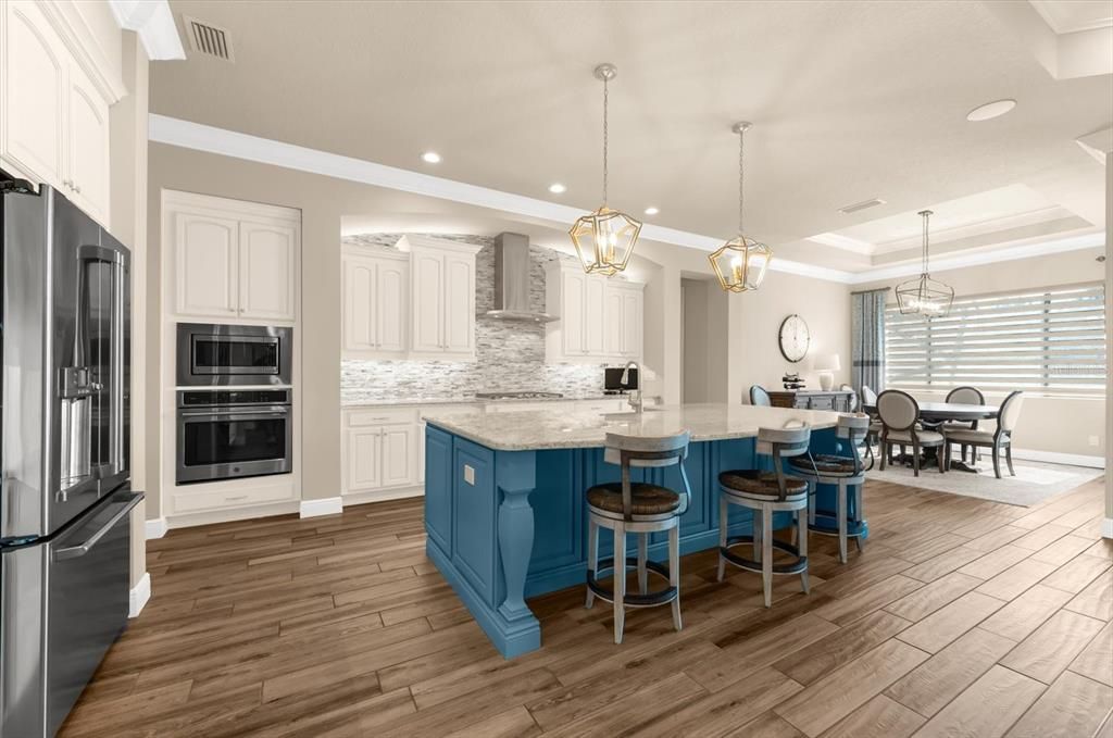 Под контрактом: $1,499,000 (3 спален, 3 ванн, 2852 Квадратных фут)