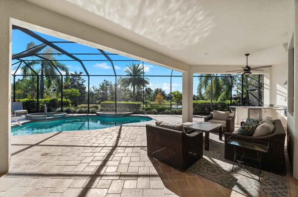 Под контрактом: $1,499,000 (3 спален, 3 ванн, 2852 Квадратных фут)