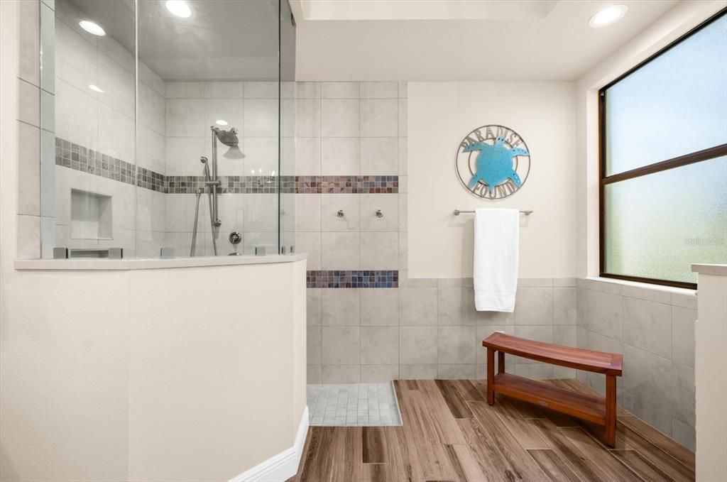 Под контрактом: $1,499,000 (3 спален, 3 ванн, 2852 Квадратных фут)