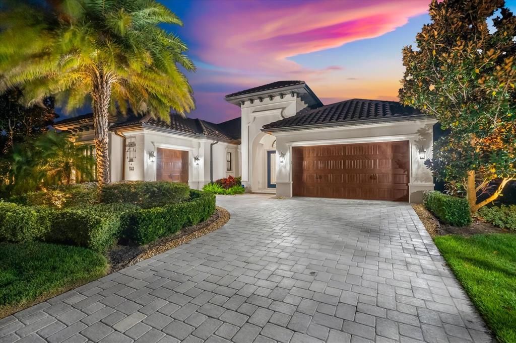 Под контрактом: $1,499,000 (3 спален, 3 ванн, 2852 Квадратных фут)