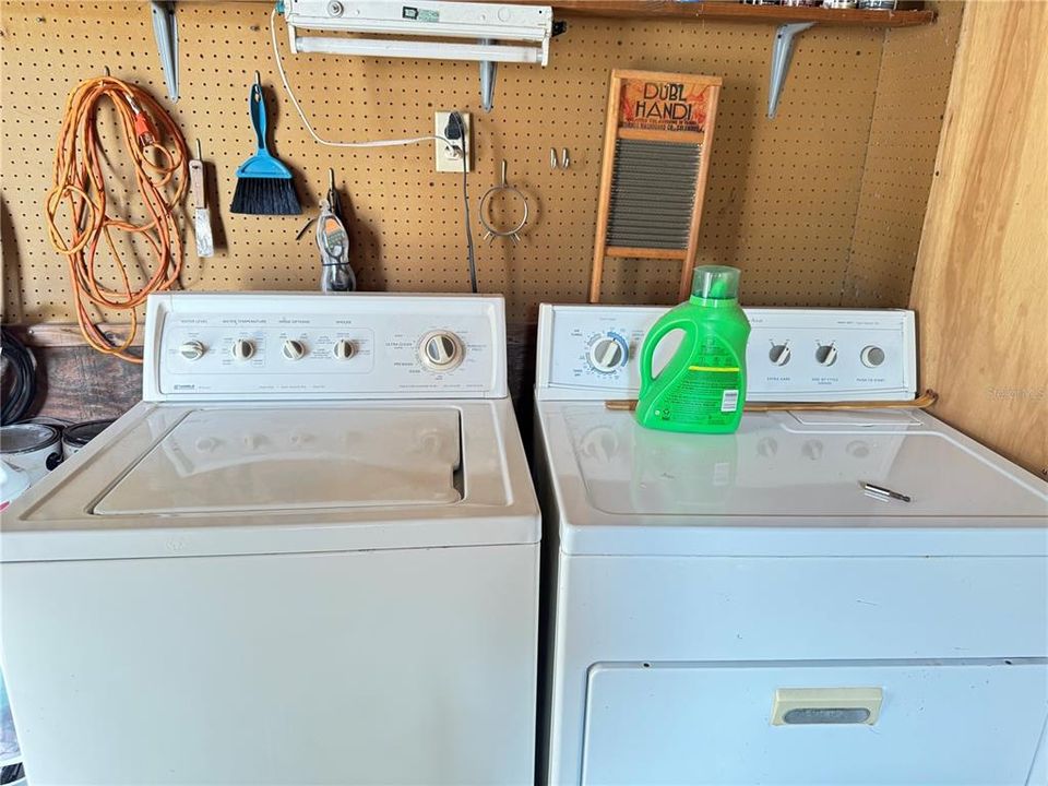 For Sale: $115,000 (2 beds, 1 baths, 680 Square Feet)