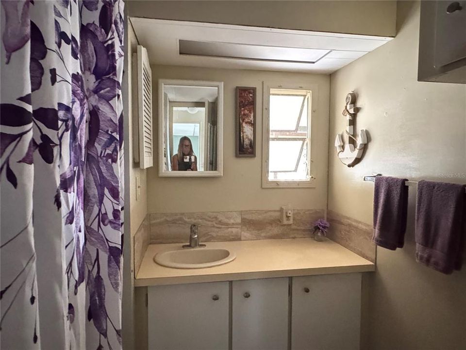 For Sale: $115,000 (2 beds, 1 baths, 680 Square Feet)