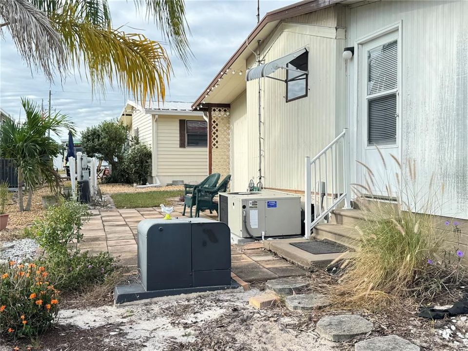 For Sale: $115,000 (2 beds, 1 baths, 680 Square Feet)