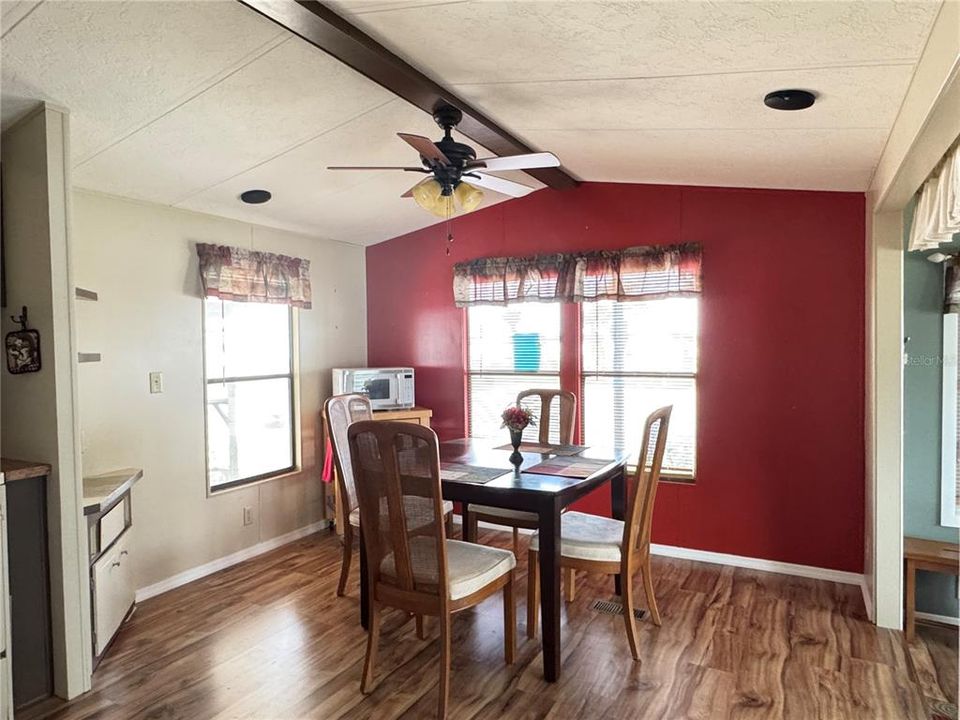 For Sale: $115,000 (2 beds, 1 baths, 680 Square Feet)