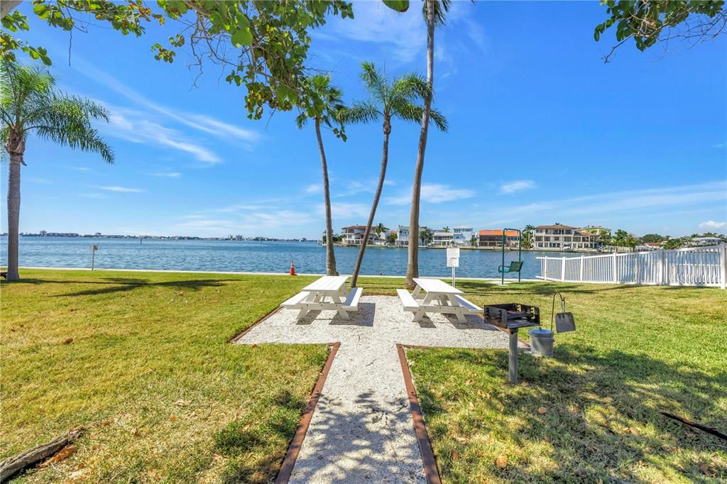 待售: $319,900 (2 贝兹, 2 浴室, 1255 平方英尺)