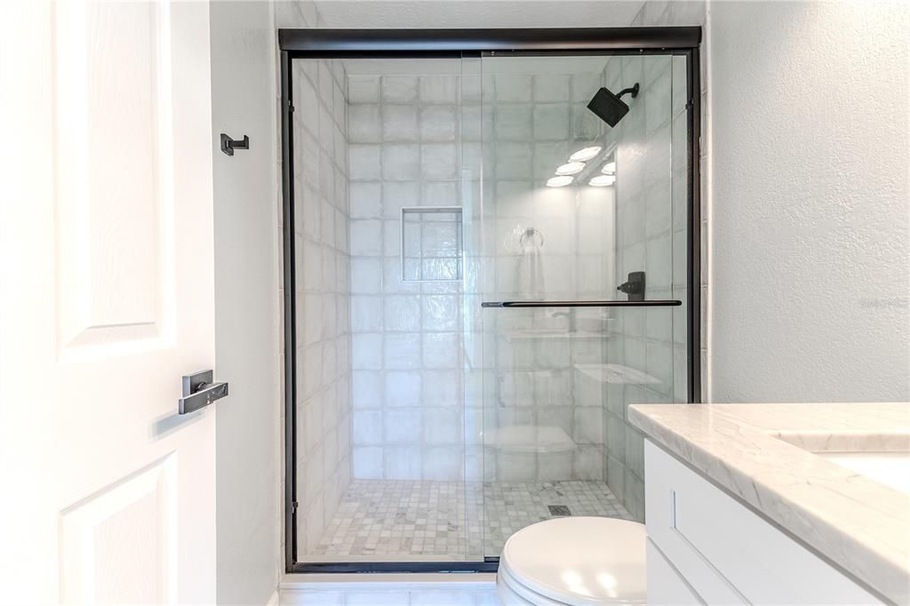 En Venta: $649,000 (2 camas, 2 baños, 1248 Pies cuadrados)