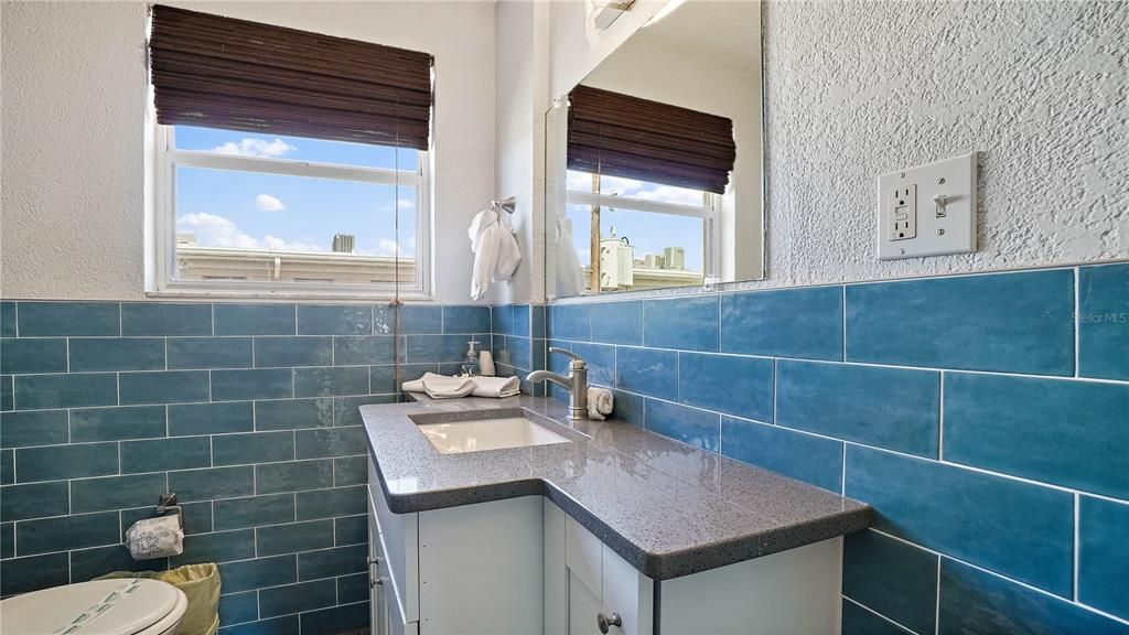 For Sale: $549,000 (2 beds, 1 baths, 770 Square Feet)