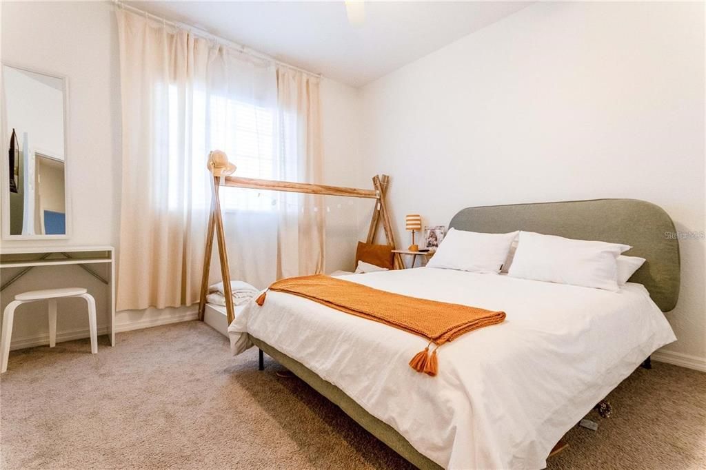 Active With Contract: $2,900 (4 beds, 3 baths, 2604 Square Feet)