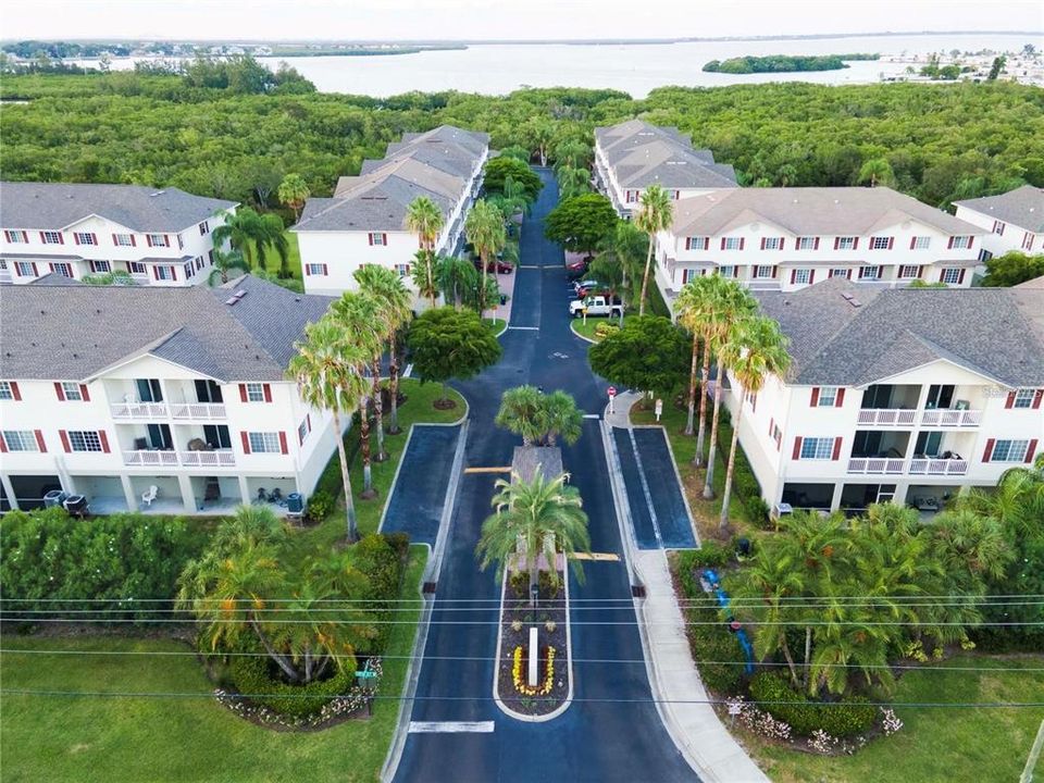 Active With Contract: $2,900 (4 beds, 3 baths, 2604 Square Feet)