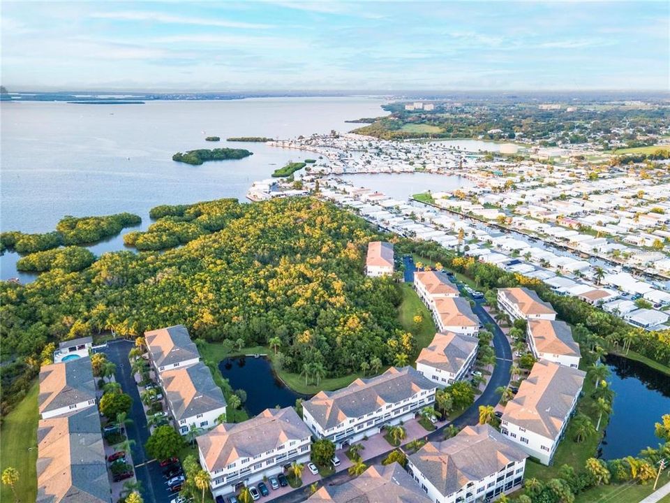 Active With Contract: $2,900 (4 beds, 3 baths, 2604 Square Feet)