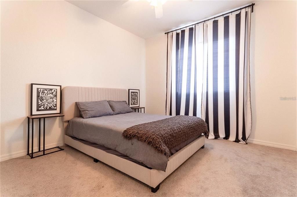 Active With Contract: $2,900 (4 beds, 3 baths, 2604 Square Feet)