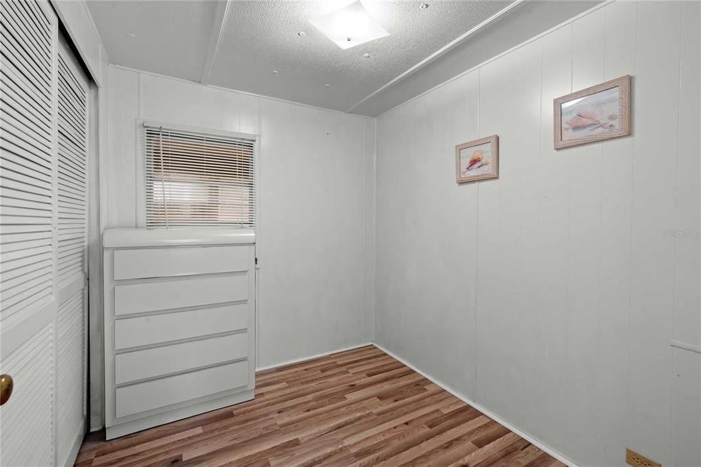 For Sale: $110,000 (2 beds, 1 baths, 768 Square Feet)