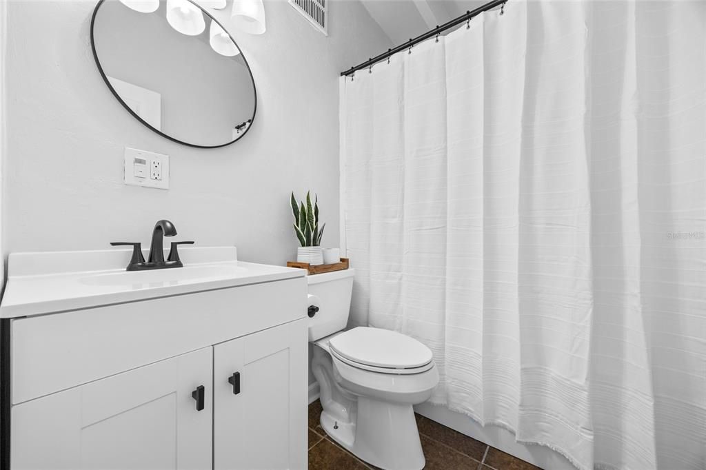 For Sale: $232,000 (4 beds, 1 baths, 1490 Square Feet)