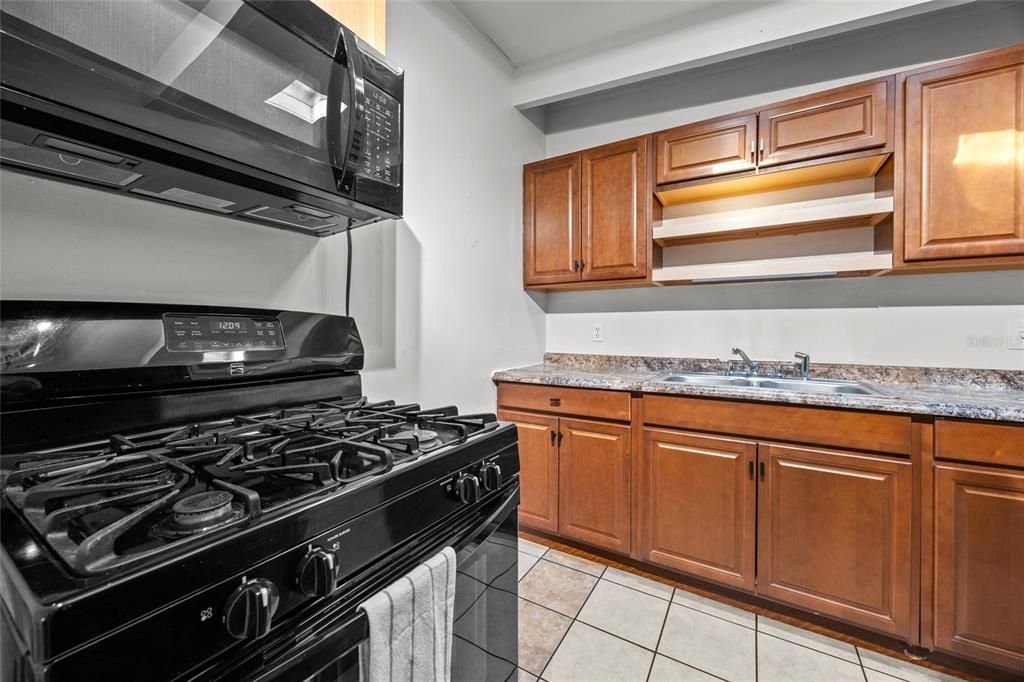 For Sale: $232,000 (4 beds, 1 baths, 1490 Square Feet)