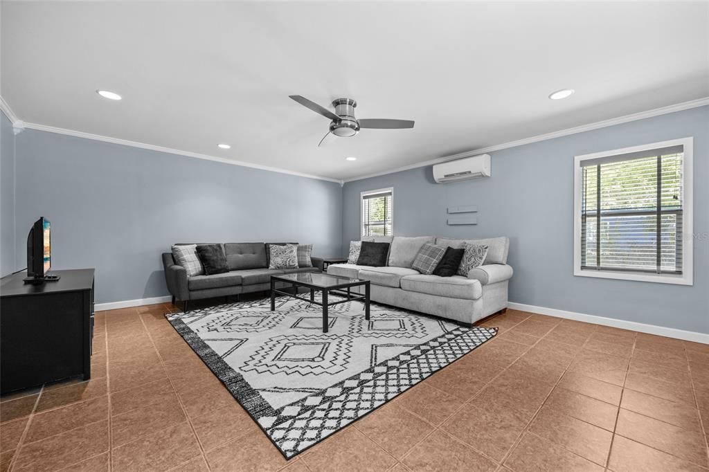 For Sale: $232,000 (4 beds, 1 baths, 1490 Square Feet)