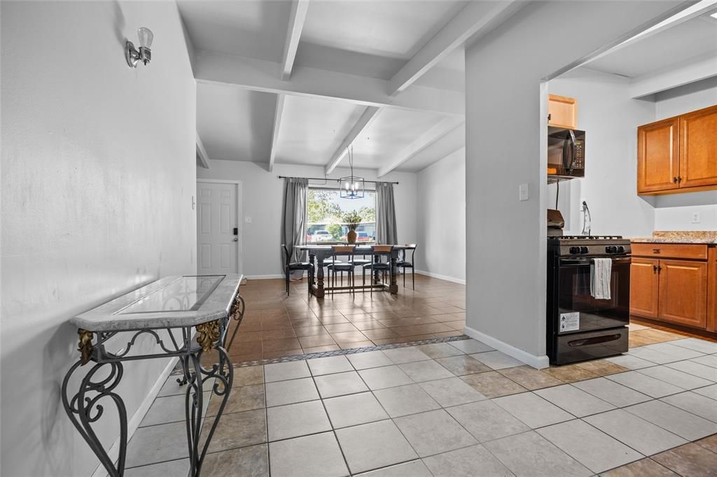 For Sale: $232,000 (4 beds, 1 baths, 1490 Square Feet)