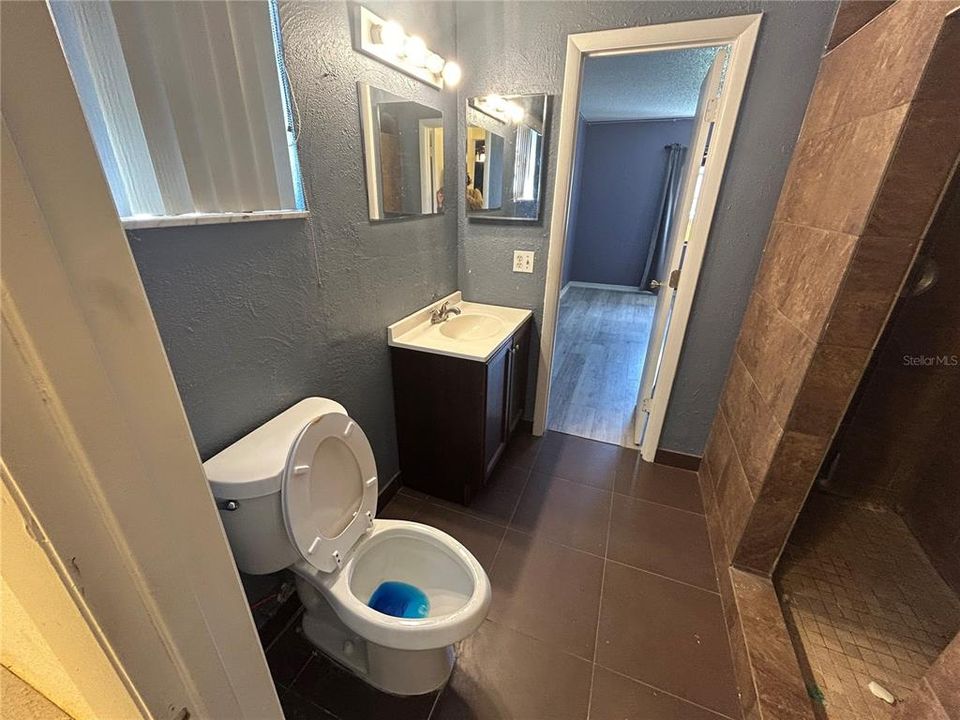 Active With Contract: $199,900 (3 beds, 2 baths, 1416 Square Feet)