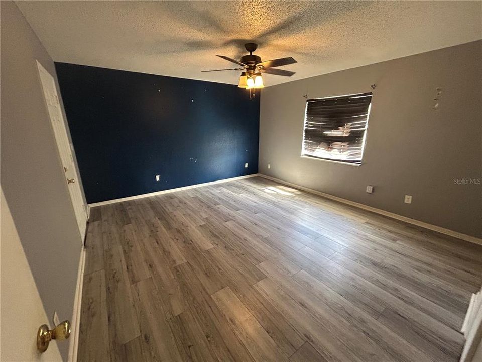 Active With Contract: $199,900 (3 beds, 2 baths, 1416 Square Feet)