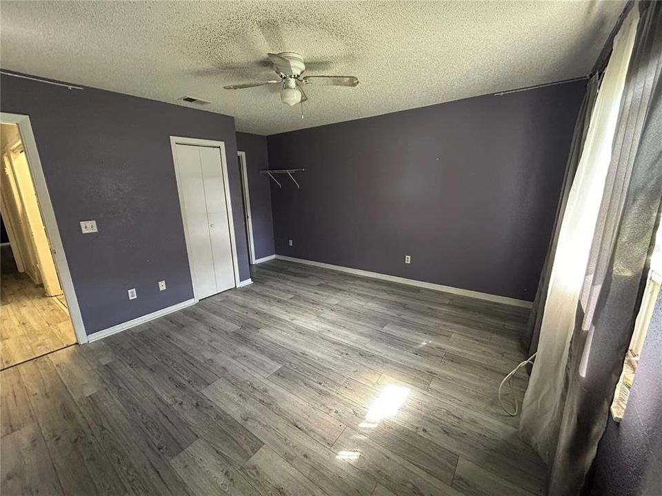 Active With Contract: $199,900 (3 beds, 2 baths, 1416 Square Feet)