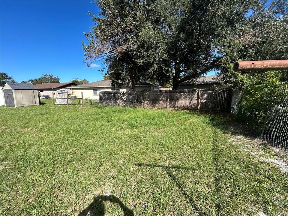 Active With Contract: $199,900 (3 beds, 2 baths, 1416 Square Feet)