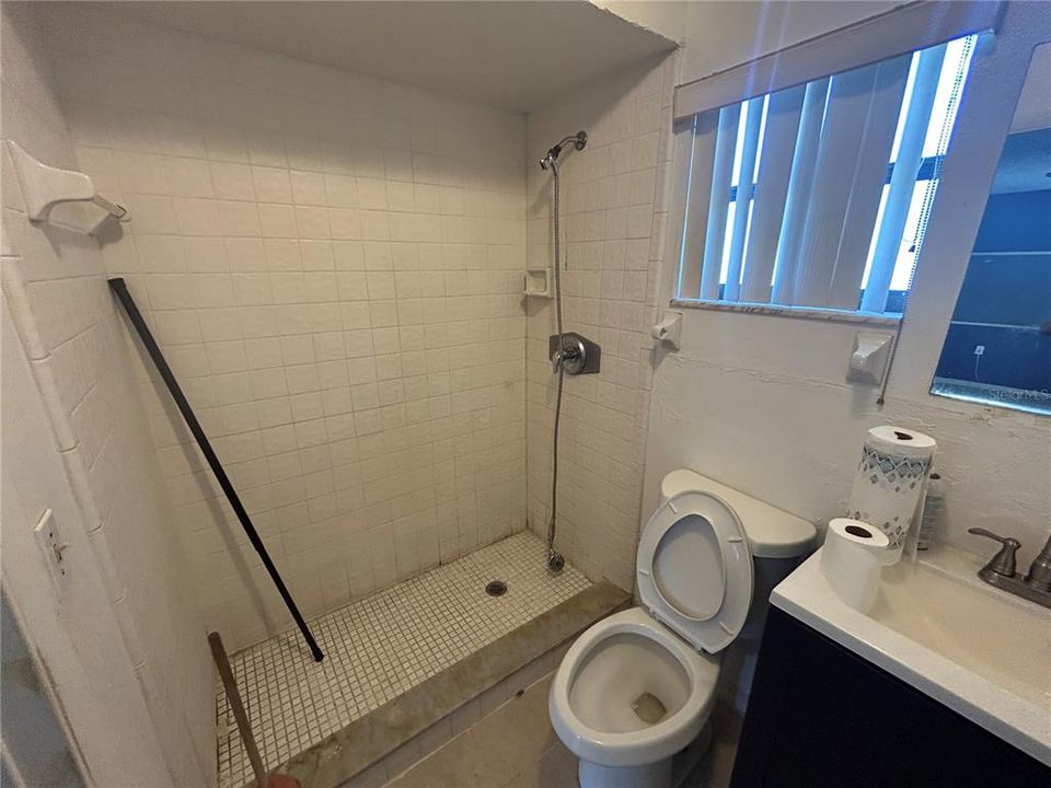 Active With Contract: $199,900 (3 beds, 2 baths, 1416 Square Feet)