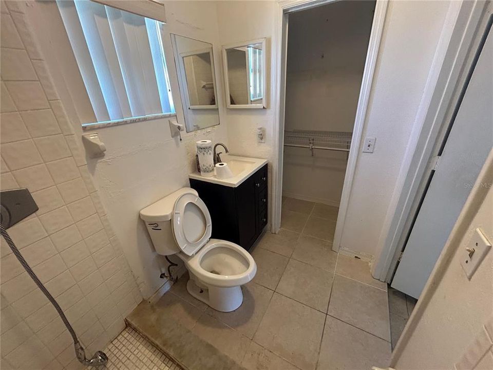 Active With Contract: $199,900 (3 beds, 2 baths, 1416 Square Feet)